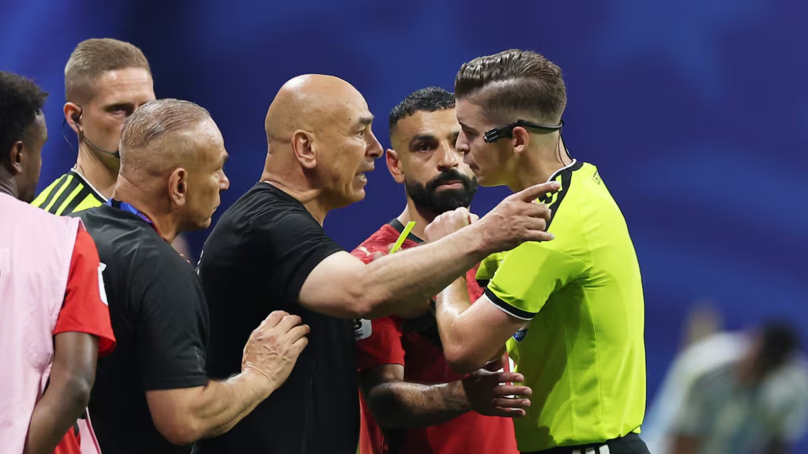 Egipto denunció a la FIFA tras la eliminación ante Argentina y cuestionó duramente el arbitraje