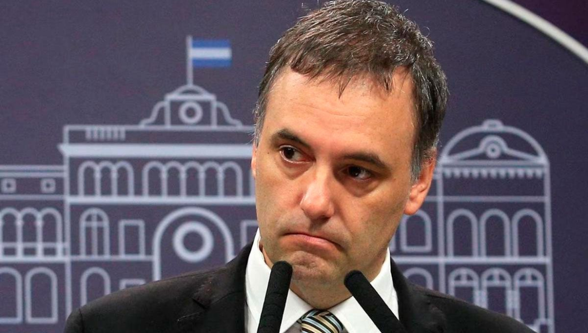 Manuel Adorni renunció al directorio de YPF y completó su salida del Estado en medio de la investigación judicial