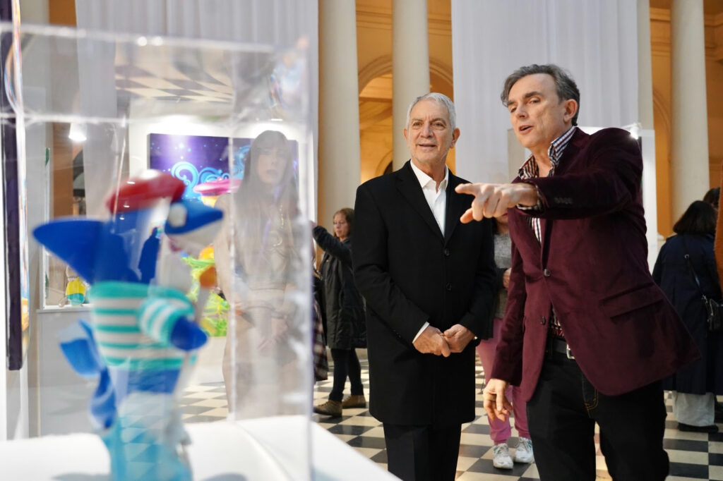 Alak inauguró la muestra fotográfica “40 años de vacaciones” de Andrés Compagnucci
