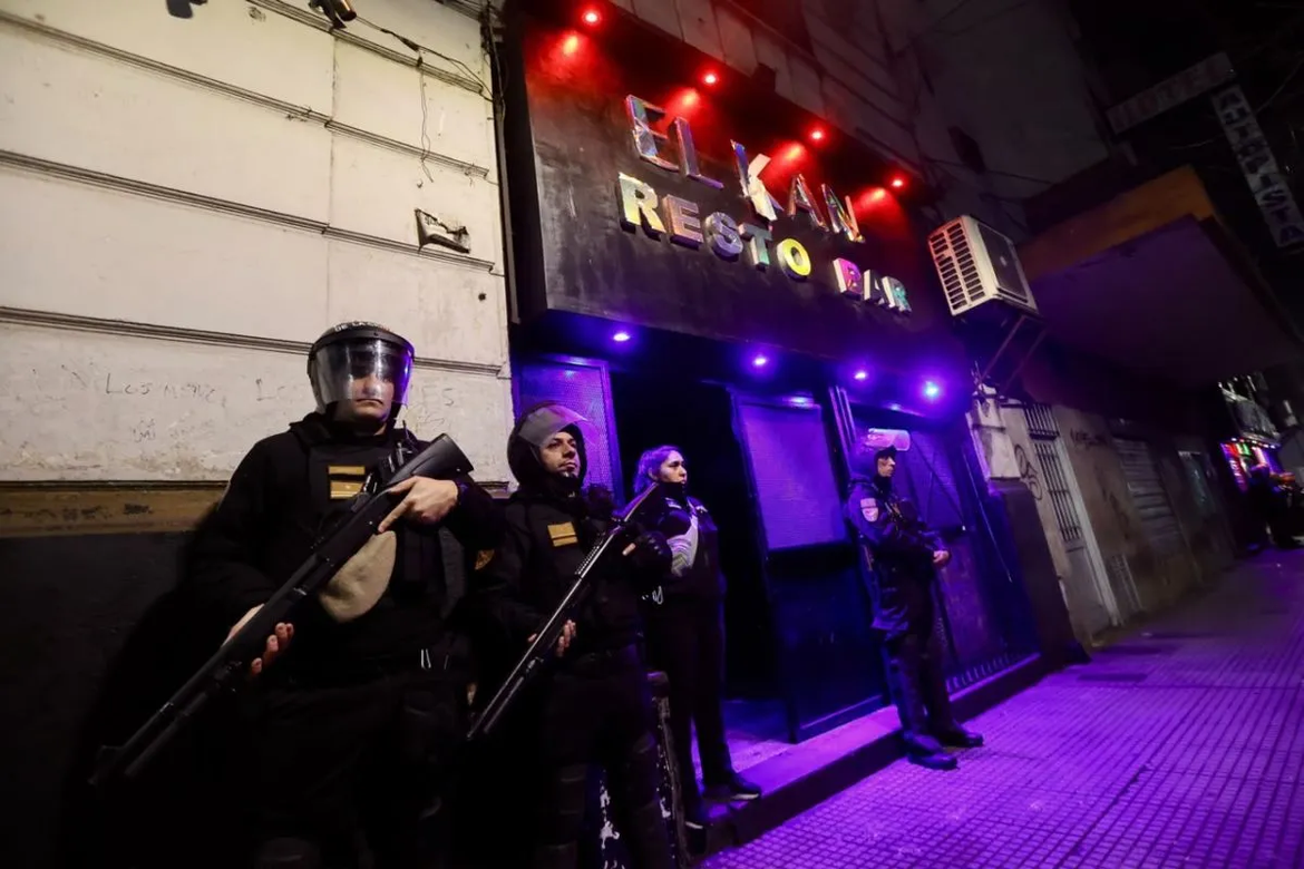 Golpe al narcomenudeo en Constitución: detuvieron a 17 personas y secuestraron casi 8.800 dosis de droga