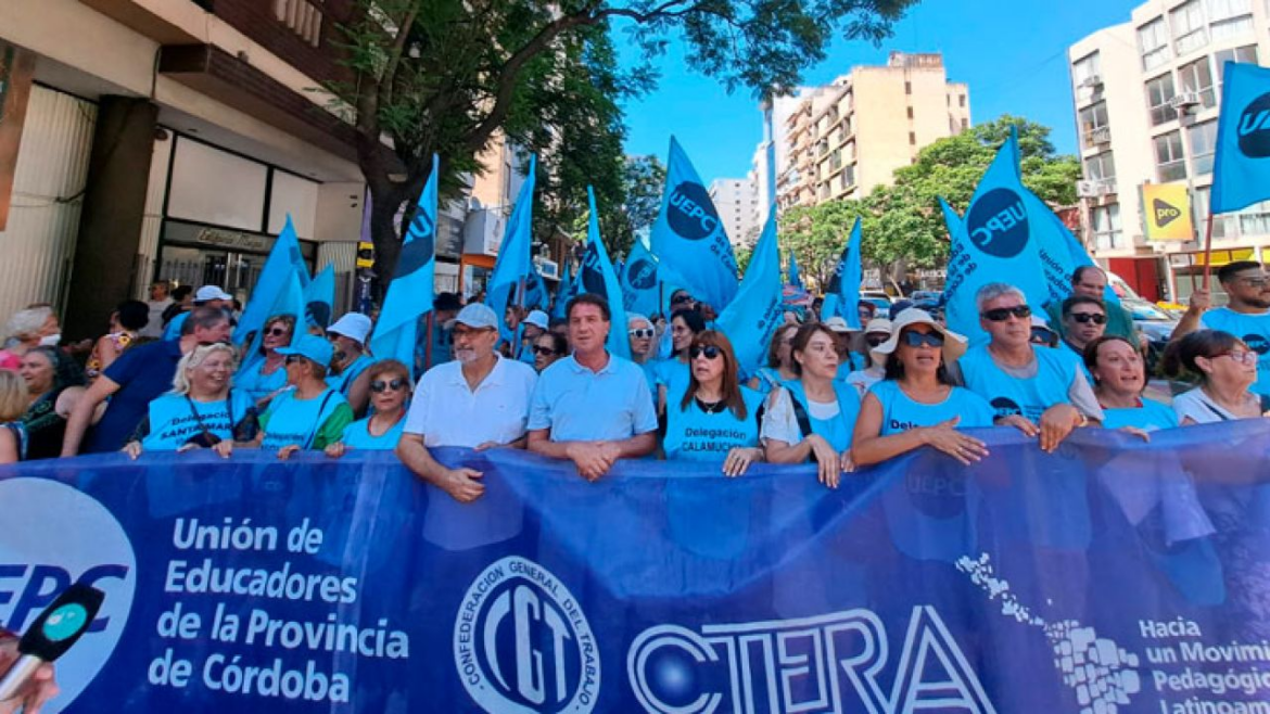 Paro docente en todo el país: comienza una jornada de protestas y el Gobierno anunció controles